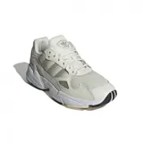Championes Adidas Falcon de mujer, color blanco hueso con detalles en gris, verde y marrón.
