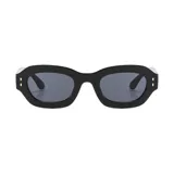 Gafas de sol unisex con montura rectangular negra y lentes grises. Fabricadas con plástico reciclado.