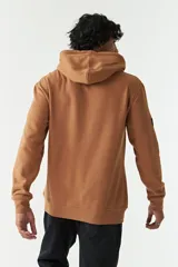 Canguro color crema con capucha y cordones negros, estampado frontal con la imagen de la creación de Adán y la palabra "Renaissance". Tiene bolsillos laterales y logo en grifa de goma.