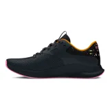 Championes de running Under Armour Charged Aurora, color negro con detalles estampados en azul y naranja, suela blanca y cordones moteados.
