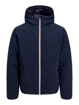 Campera híbrida Jack & Jones color azul marino, ligera y resistente al agua, con capucha, mangas largas con puños elásticos, cierre con cremallera y bolsillos frontales con cierre. Relleno de fibra sintética tipo plumón.