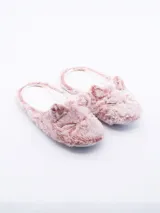 Pantuflas rosadas con diseño de gato.