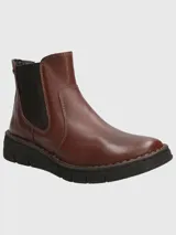 Botín Chelsea de cuero color marrón con elásticos laterales negros y suela de goma negra.