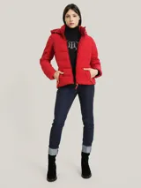 Campera acolchada con cremallera, capucha y mangas largas, con bolsillos laterales, de Tommy Hilfiger.