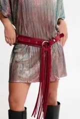 Vestido corto de poliéster color verde azulado, con escote en la espalda y tiras finas para ajustar.