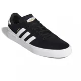 Zapatillas de skate en color negro con acentos blancos y suela de goma, diseñadas para un ajuste cómodo.