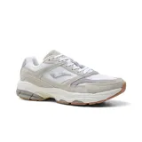Championes Joma CR111 de estilo retro para hombre, color blanco y gris. Capellada de malla transpirable y serraje, con tecnología VTS para ventilación. Mediasuela de phylon con gel PULSOR para amortiguación y STABILIS para estabilidad. Suela de caucho DURABILITY resistente al desgaste.