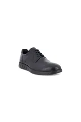 Zapatos negros de estilo híbrido con diseño clásico y suela cómoda.