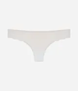 Bombacha bikini de encaje floral color crema, con hilo doble en la parte trasera.