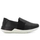 Championes casuales Usaflex Corina de cuero negro con suela blanca.
