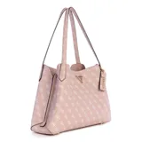 Cartera tote Guess modelo Sora, tamaño mediano, color rosa pálido con estampado del logo de la marca en blanco. Tiene doble asa de hombro, cierre lateral con cremallera y dije colgante con el logo de Guess.