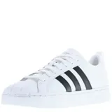 Championes Adidas Court Low Streetcheck Cloudfoam de cuero sintético blanco con las tres tiras clásicas de Adidas en negro.