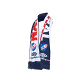 Bufanda de fútbol del Club Nacional de Football, con los colores tradicionales del club: blanco, azul y rojo. Incluye el escudo del club, el logo de Umbro y flecos en los extremos.