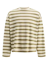 Buzo de manga larga color crudo con rayas horizontales color verde oliva, de corte oversize cropped y cuello redondo.