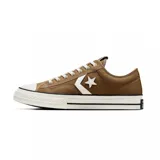Championes Converse Star Player 76 de caña baja, color marrón con logo de estrella y galón en blanco.