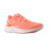 Championes New Balance Fresh Foam Arishi V4 de mujer, color salmón con logo en color cobre.