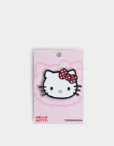 Pin metálico esmaltado con diseño de Hello Kitty con moño rojo a lunares blancos.