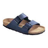 Sandalias Birkenstock modelo Arizona, color azul, con dos correas ajustables con hebillas metálicas.
