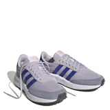 Championes Adidas Run 70S, color gris con detalles en azul y rosa.