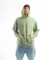 Buzo canguro verde con capucha y bolsillo frontal, de corte oversized.