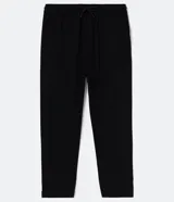 Pantalón negro de poliéster y viscosa, corte slim cropped, con cintura elástica ajustable con lazo, bolsillos delanteros y traseros.