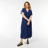 Vestido largo azul marino de punto elástico, con escote en V, mangas cortas y corte evasé.
