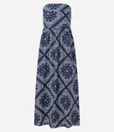 Vestido largo strapless de tricolina con estampado paisley en tonos azul marino y blanco.