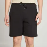Short deportivo negro de corte recto.