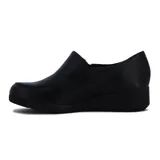 Zapato Comfortflex negro de cuero sintético, con plataforma baja y cierre lateral.