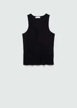 Musculosa negra de tirantes finos y escote redondo.