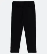 Pantalón negro de poliéster y viscosa, corte slim cropped, con cintura elástica ajustable con lazo, bolsillos delanteros y traseros.
