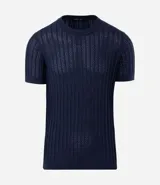 Remera de manga corta y cuello redondo, color azul marino, con tejido texturizado de punto acanalado vertical.