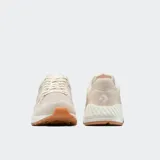 Championes Converse Wave Trainer color beige, con capellada de malla y gamuza, logo de la marca en el lateral y suela de goma.