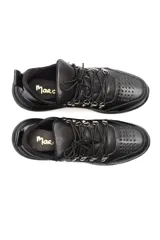 Zapatilla deportiva negra acordonada, confeccionada en cuero con plantilla de cuero.