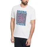 Remera blanca de manga corta con cuello redondo. Estampado frontal con el logo de Original Penguin en rosa sobre un fondo de patrón de puntos azul oscuro, enmarcado por el texto "ORIGINAL" arriba y "PENGUIN" abajo en azul.