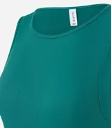 Body color marrón, sin mangas, con cuello halter y cierre en la entrepierna.