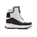 Bota casual de caña media color negro, con cierre frontal y plataforma.
