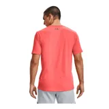 Remera celeste de Under Armour, corte clásico, mangas cortas y logo estampado en el pecho.