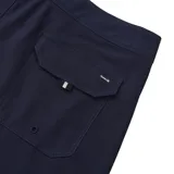 Short de baño negro con cordón ajustable en la cintura y logo de la marca en la pierna izquierda.