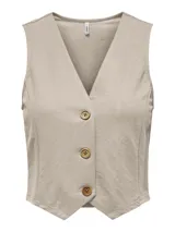 Chaleco cropped color beige con escote en V y cierre frontal con tres botones de madera.