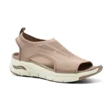 Sandalias deportivas Skechers Arch Fit City Catch color marrón claro, con capellada tejida elástica, plantilla Arch Fit contorneada con soporte de arco certificado por podólogos y suela de tracción flexible.