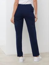 Pantalón jogger blanco de algodón con pretina elastizada.