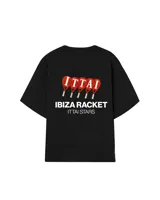 Remera negra de corte holgado con estampa en la espalda con cuatro raquetas de tenis rojas y texto en blanco "ITTAI IBIZA RACKET ITTAI STARS".