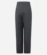 Pantalón de vestir gris oscuro, de corte recto y cintura alta, confeccionado en polivelour.