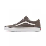 Zapatillas Vans Old Skool color marrón topo con la línea lateral blanca y suela de goma blanca.