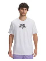 Remera blanca de manga corta con cuello redondo y estampado frontal con la frase "Change the Game" y el logo de Curry en negro.