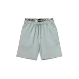 Bermuda de algodón gris jaspeado, con cintura elástica y cordón ajustable. Presenta un forro interior con estampado de camuflaje tipo bosque (Realtree) visible en el borde superior. Posee un pequeño bordado en la pierna derecha.