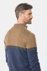 Buzo tejido a rayas con medio cierre, ideal para abrigarse en días frescos.