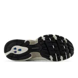 Championes urbanos New Balance modelo U530CSB, color blanco con detalles en gris, confeccionados en cuero y malla, con logo "N" característico en los laterales y entresuela ABZORB.