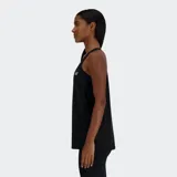 Musculosa deportiva New Balance color negro, con espalda cruzada y logo reflectante.